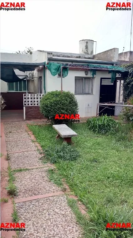 Casa en venta en Alfonsina Storni Nº380 e/ Filiberto y Manzi - MECHITA