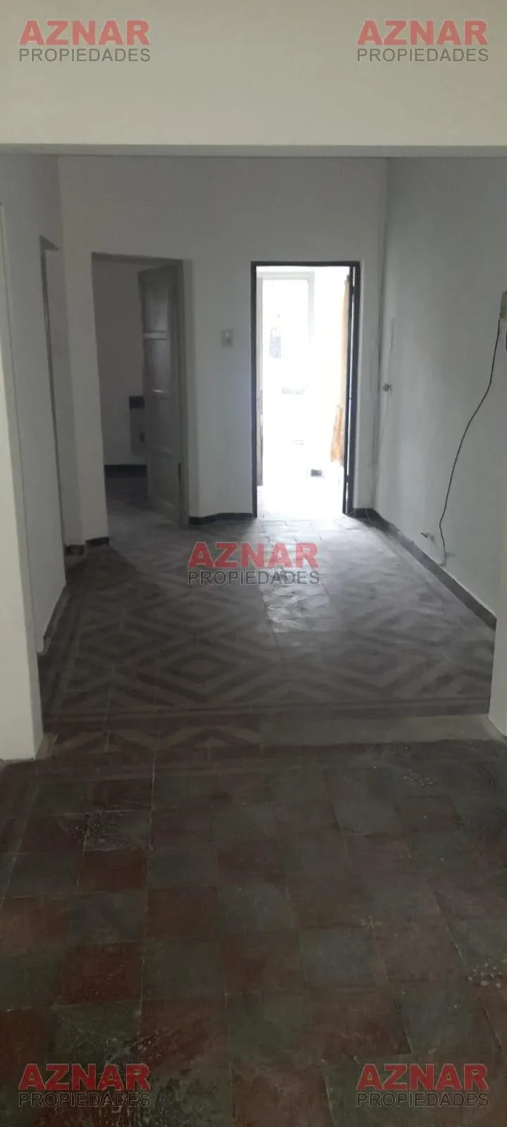 Casa con Local en venta en Brandsen Nº 618 e/ Moreno y Urquiza