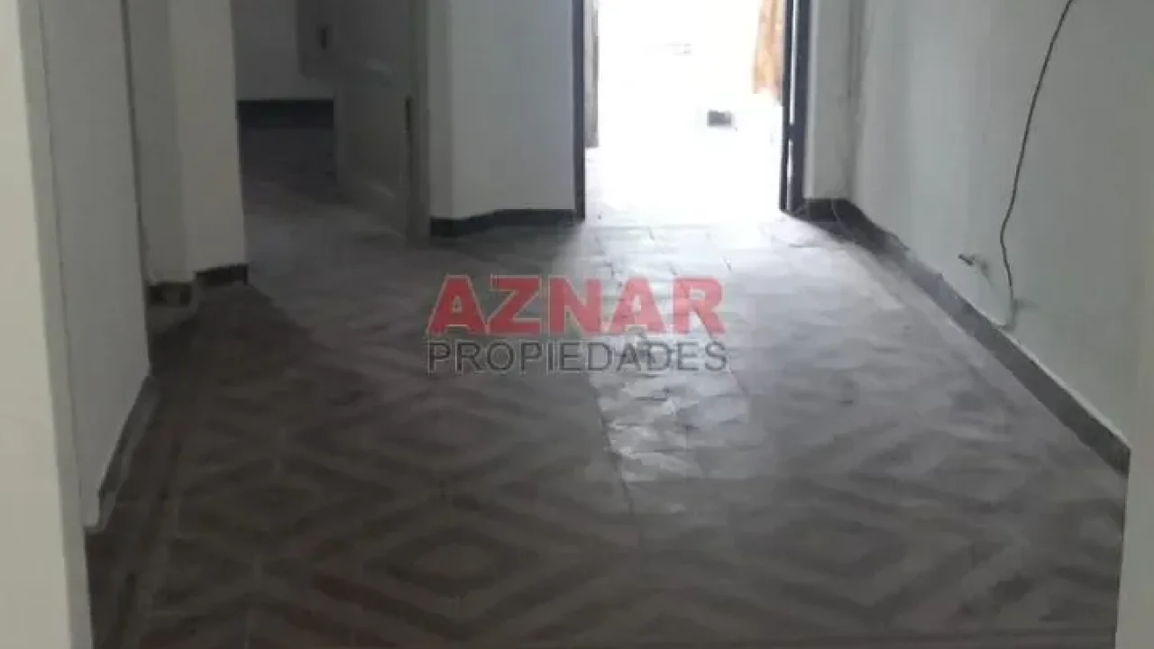 Casa con Local en venta en Brandsen Nº 618 e/ Moreno y Urquiza