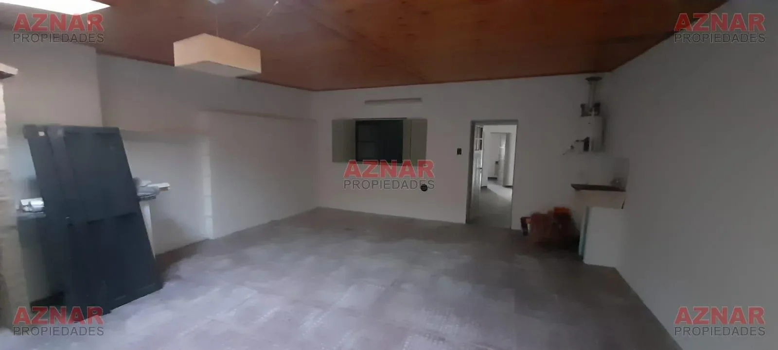 Casa con Local en venta en Brandsen Nº 618 e/ Moreno y Urquiza