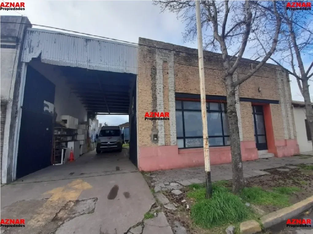 Galpón en venta en R. Escalada Nº 1642 e/ Brandsen y Maroni