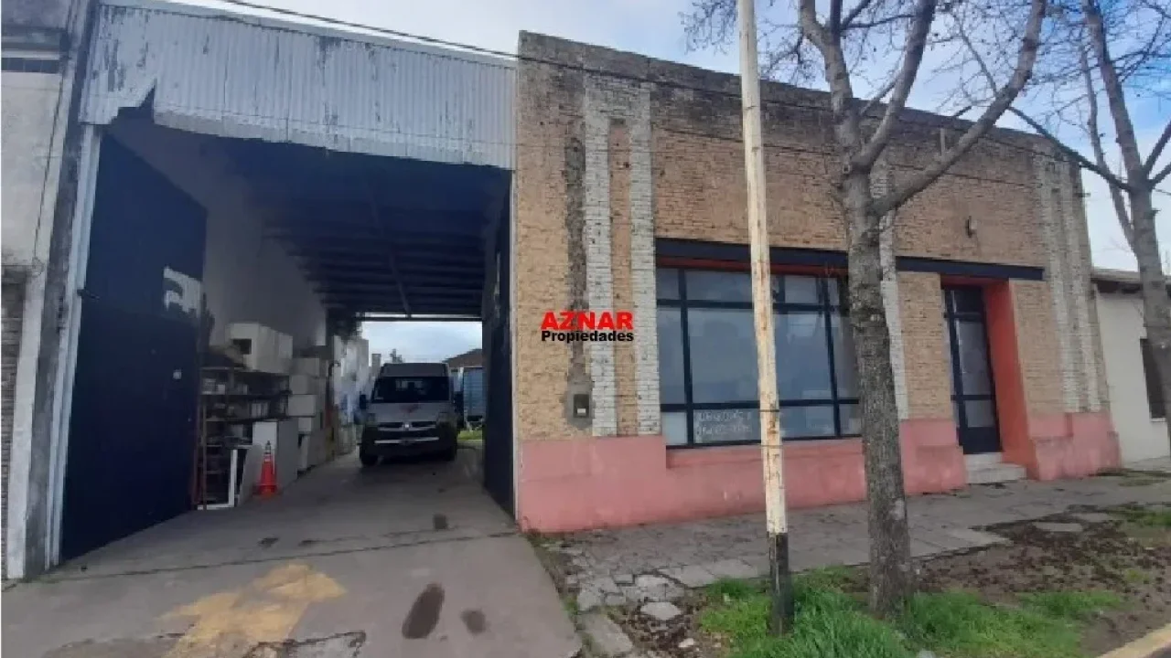 Galpón en venta en R. Escalada Nº 1642 e/ Brandsen y Maroni