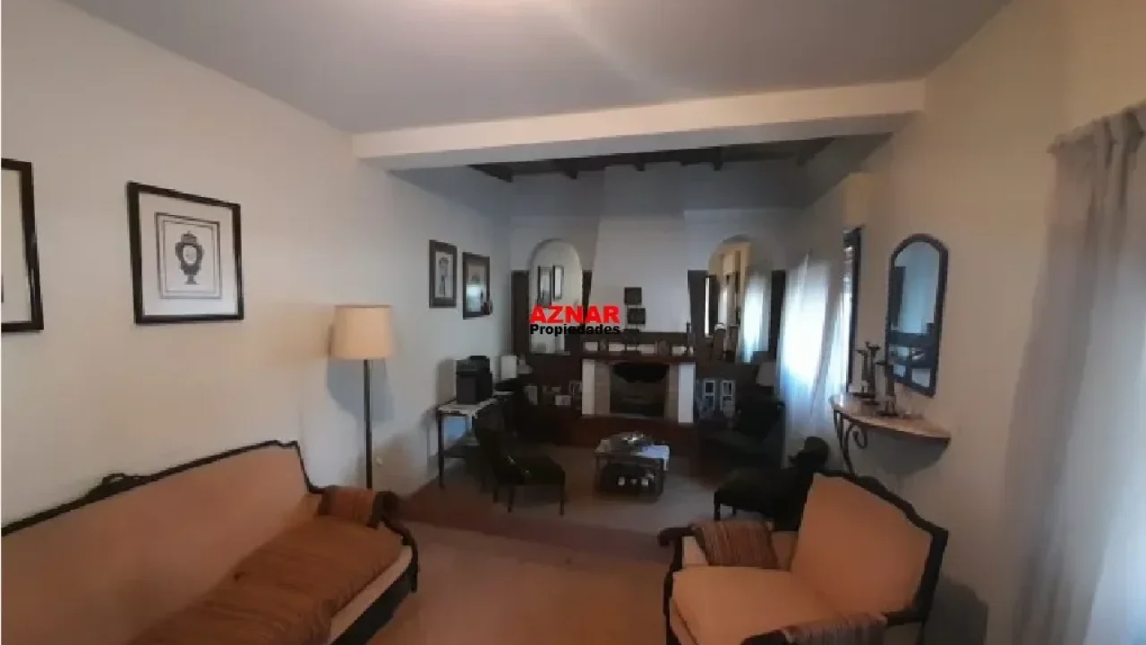 Casa en venta en Suarez Nº 224 e/ Belgrano y Del Busto