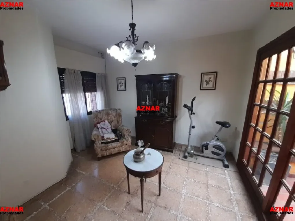 Casa en venta en Suarez Nº 224 e/ Belgrano y Del Busto