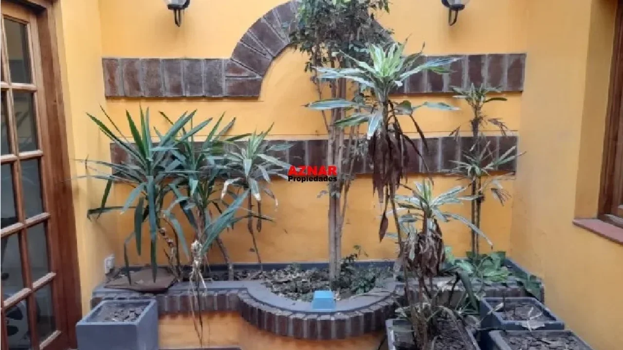 Casa en venta en Suarez Nº 224 e/ Belgrano y Del Busto