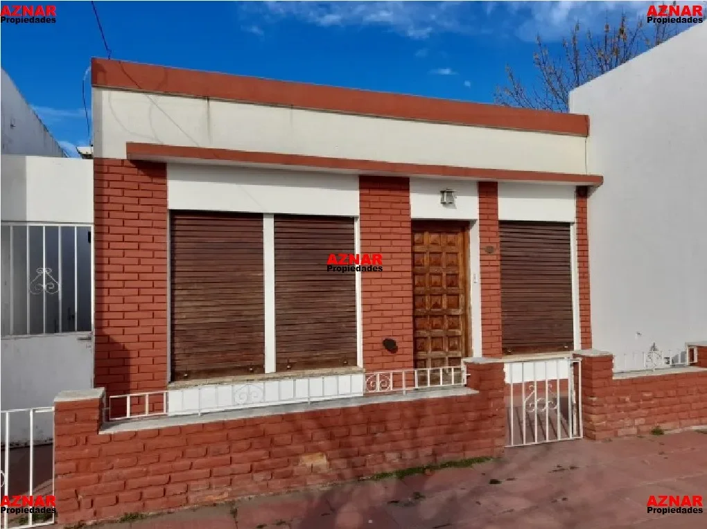 Casa con Local en venta en Alem Nº 705 e/ A. M. de Justo y El Pampero