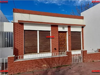 Casa con Local en venta en Alem Nº 705 e/ A. M. de Justo y El Pampero