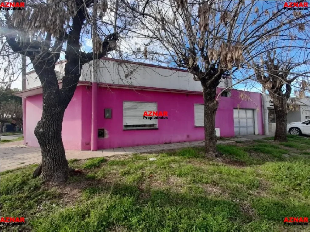 Casa con Local en venta en Alem Nº 705 e/ A. M. de Justo y El Pampero
