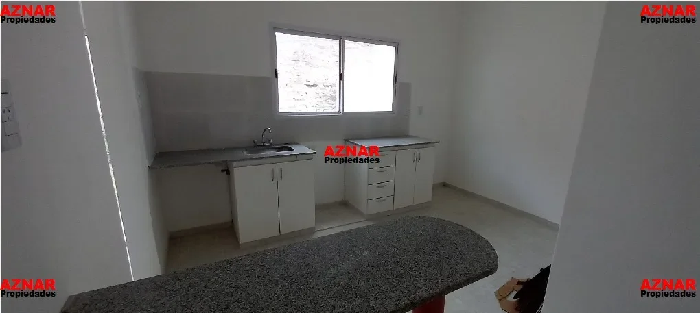 Casa en venta en Alicia M. de Justo N° 283  e/ Remedios de Escalada y San Martin