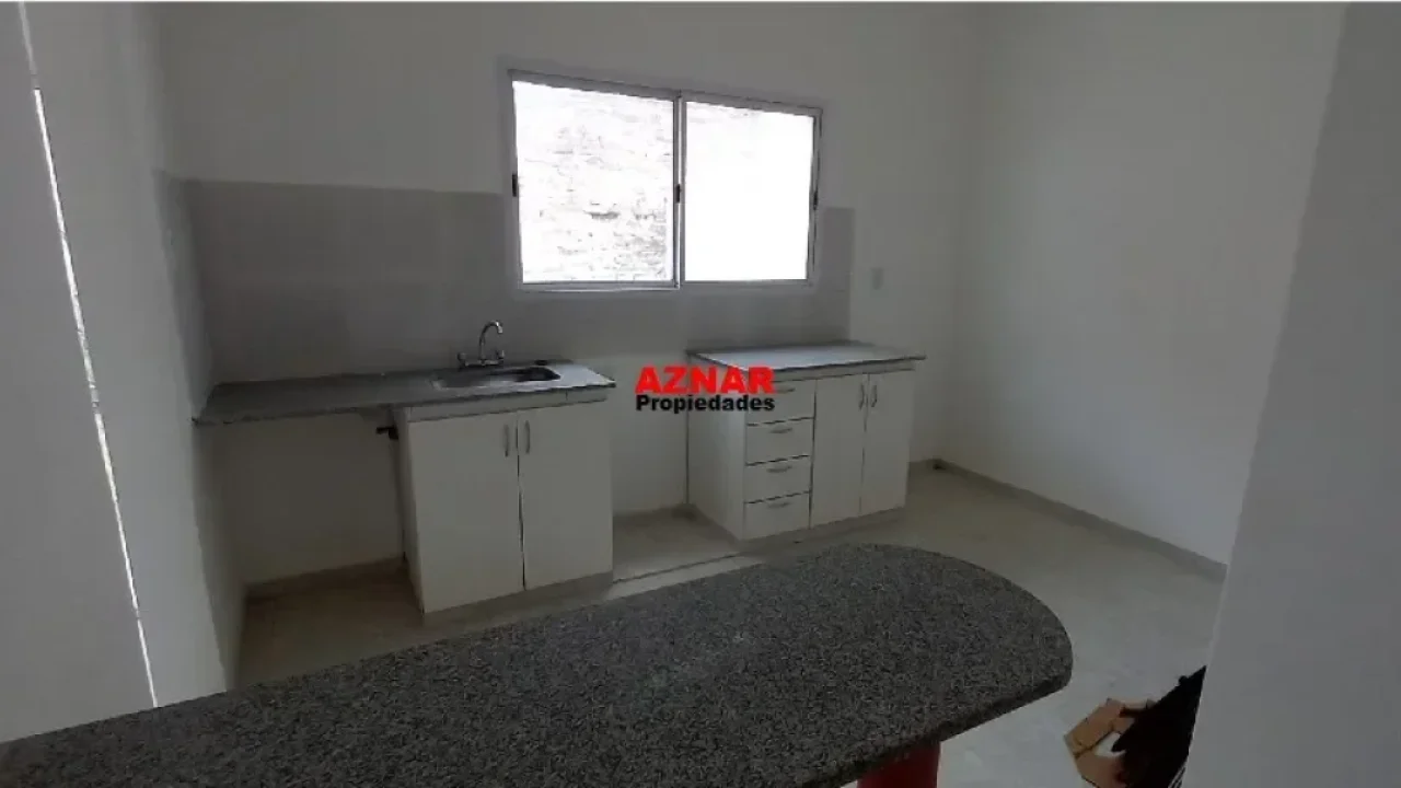 Casa en venta en Alicia M. de Justo N° 283  e/ Remedios de Escalada y San Martin