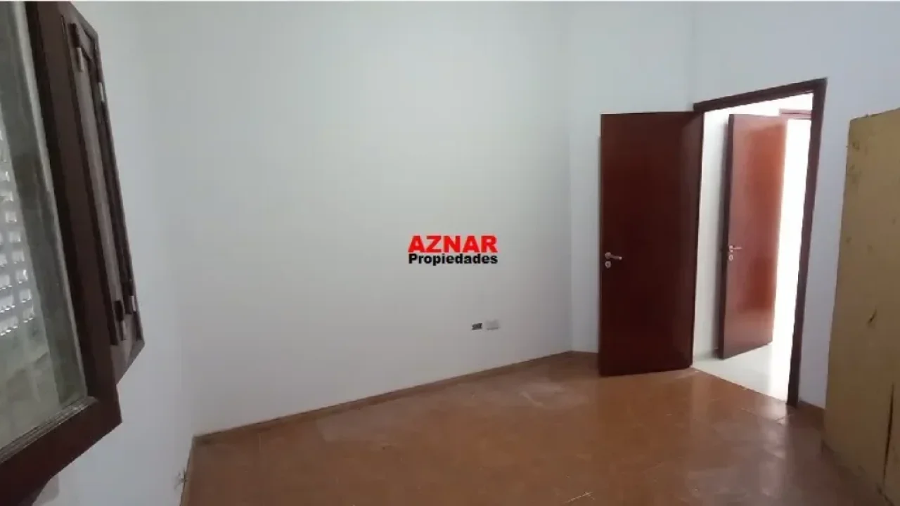 Casa en venta en Alicia M. de Justo N° 283  e/ Remedios de Escalada y San Martin