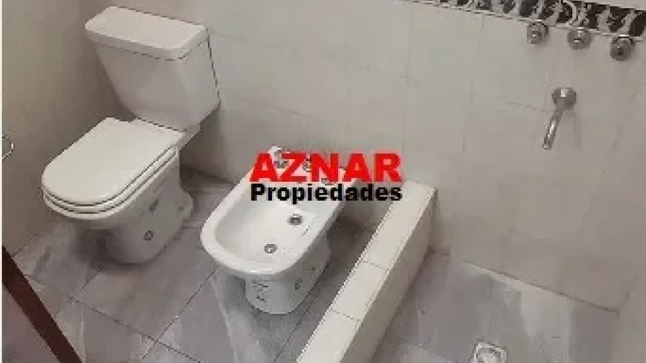 Casa en venta en Alicia M. de Justo N° 283  e/ Remedios de Escalada y San Martin