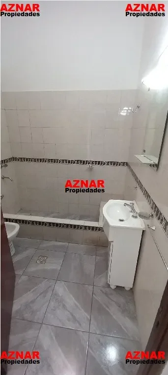 Casa en venta en Alicia M. de Justo N° 283  e/ Remedios de Escalada y San Martin