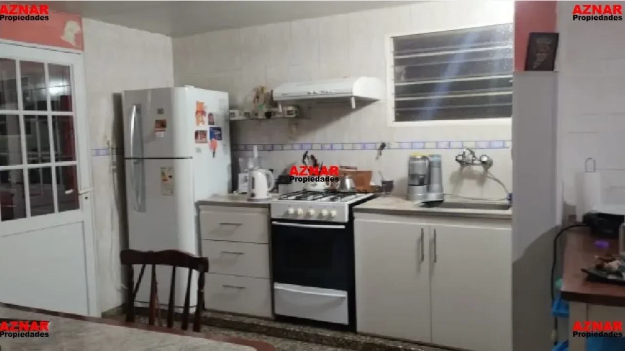 Casa en venta en Avellaneda N° 647  e/ Quenard y A. M. de Justo