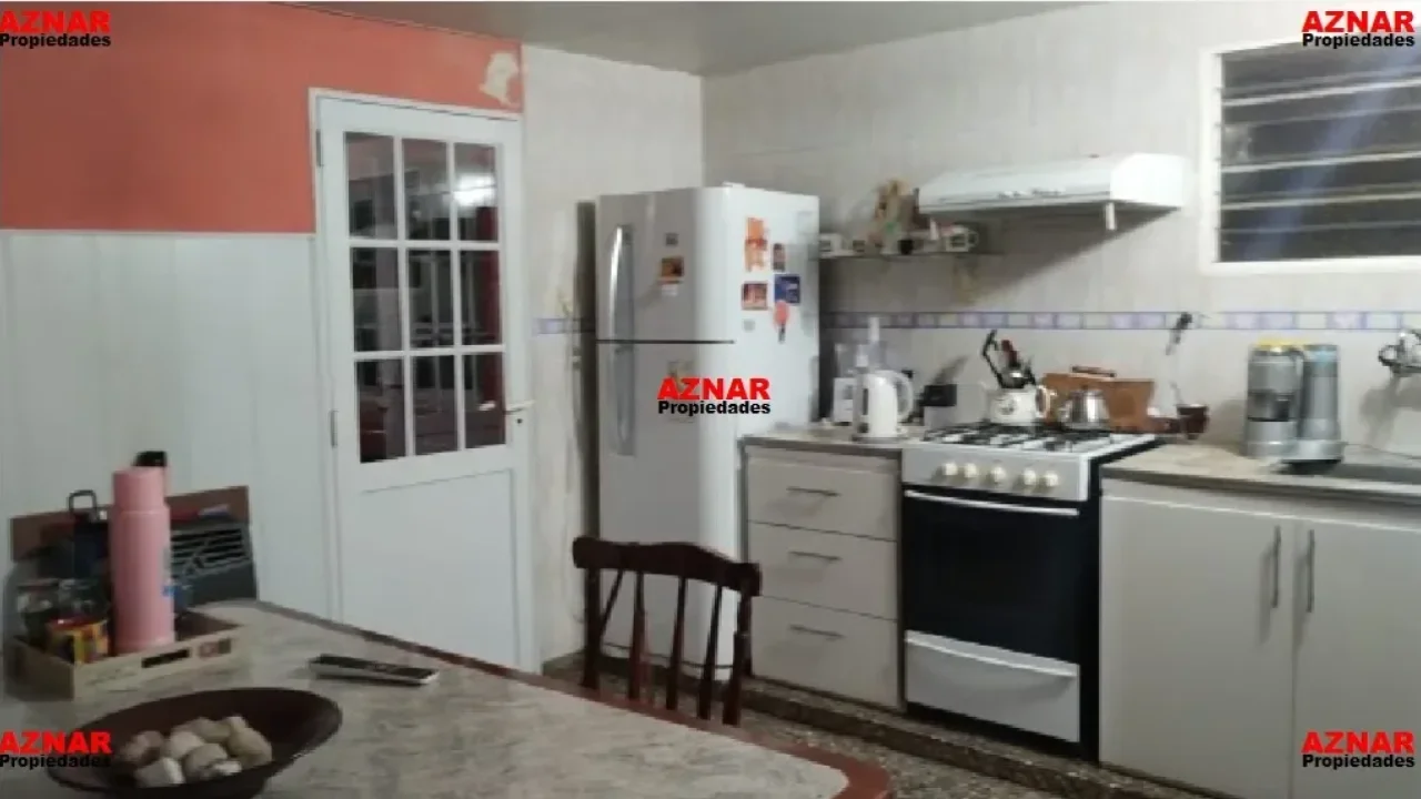 Casa en venta en Avellaneda N° 647  e/ Quenard y A. M. de Justo