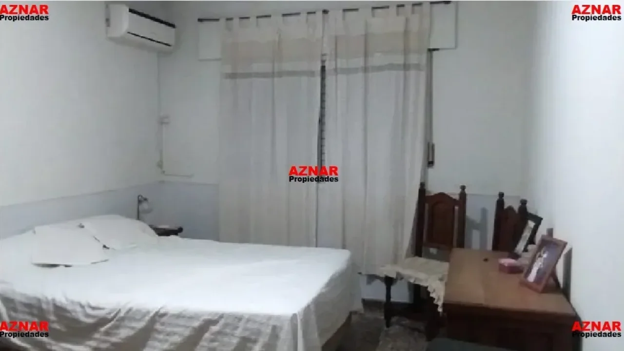 Casa en venta en Avellaneda N° 647  e/ Quenard y A. M. de Justo