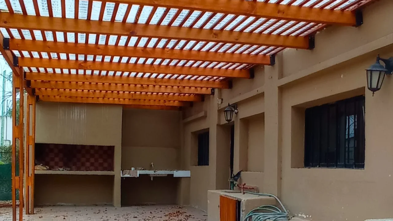 EN VENTA ➡️ CASA RECICLADA EN MECHITA