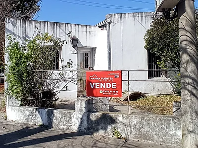 EN VENTA ➡️ CASA A RECICLAR