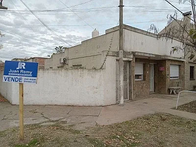 CASA EN VENTA IRIGOYEN Y CATAMARCA