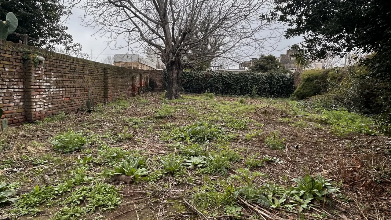 Casa + Galpon En Venta