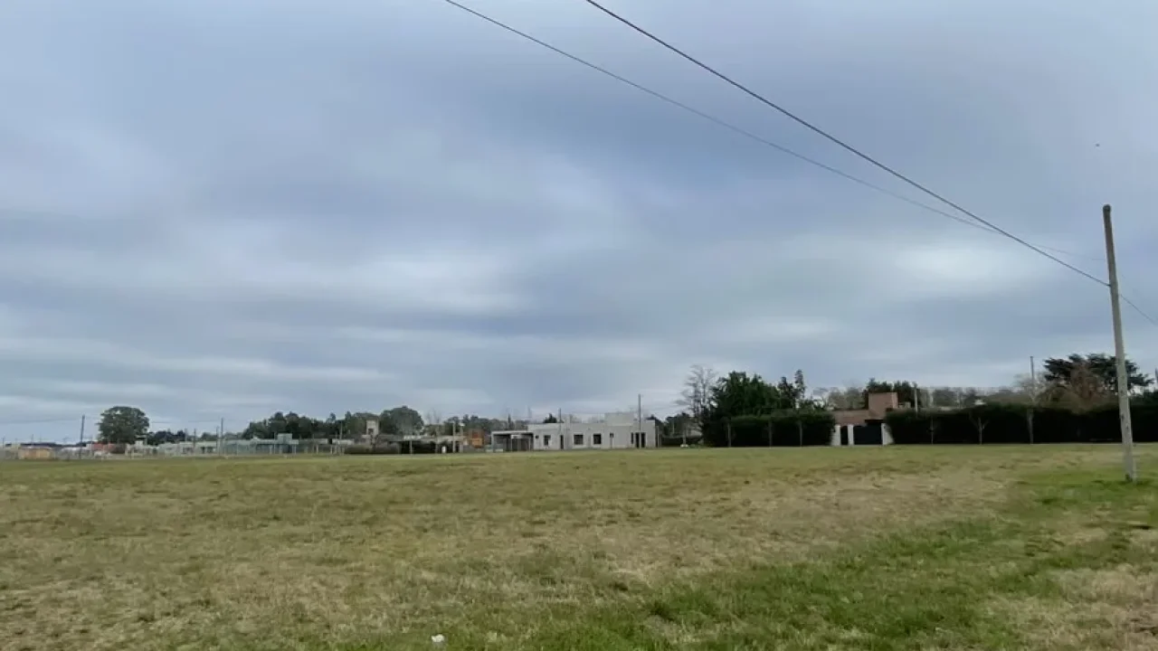 VENTA LOTE Baigorria entre Las Carmelias y Carlos Gardel (zona Aeroclub)