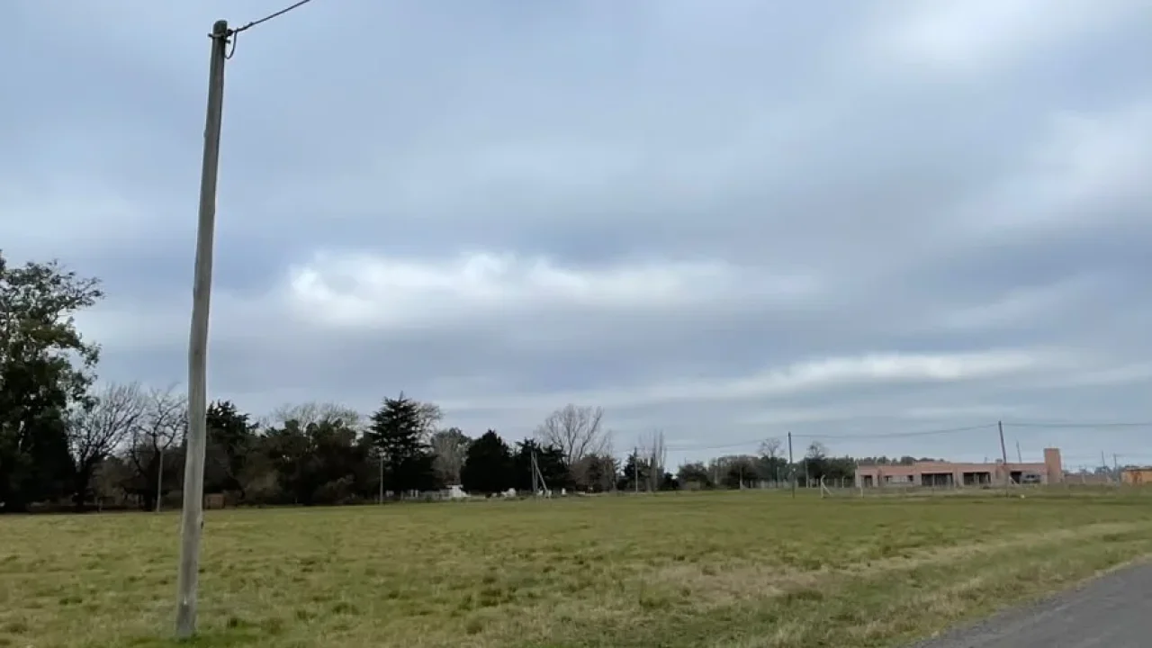 VENTA LOTE Baigorria entre Las Carmelias y Carlos Gardel (zona Aeroclub)