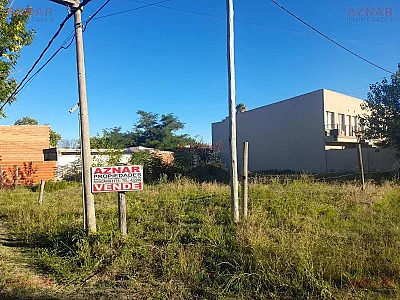 Terreno en venta en  Rivadavia y Giacinti