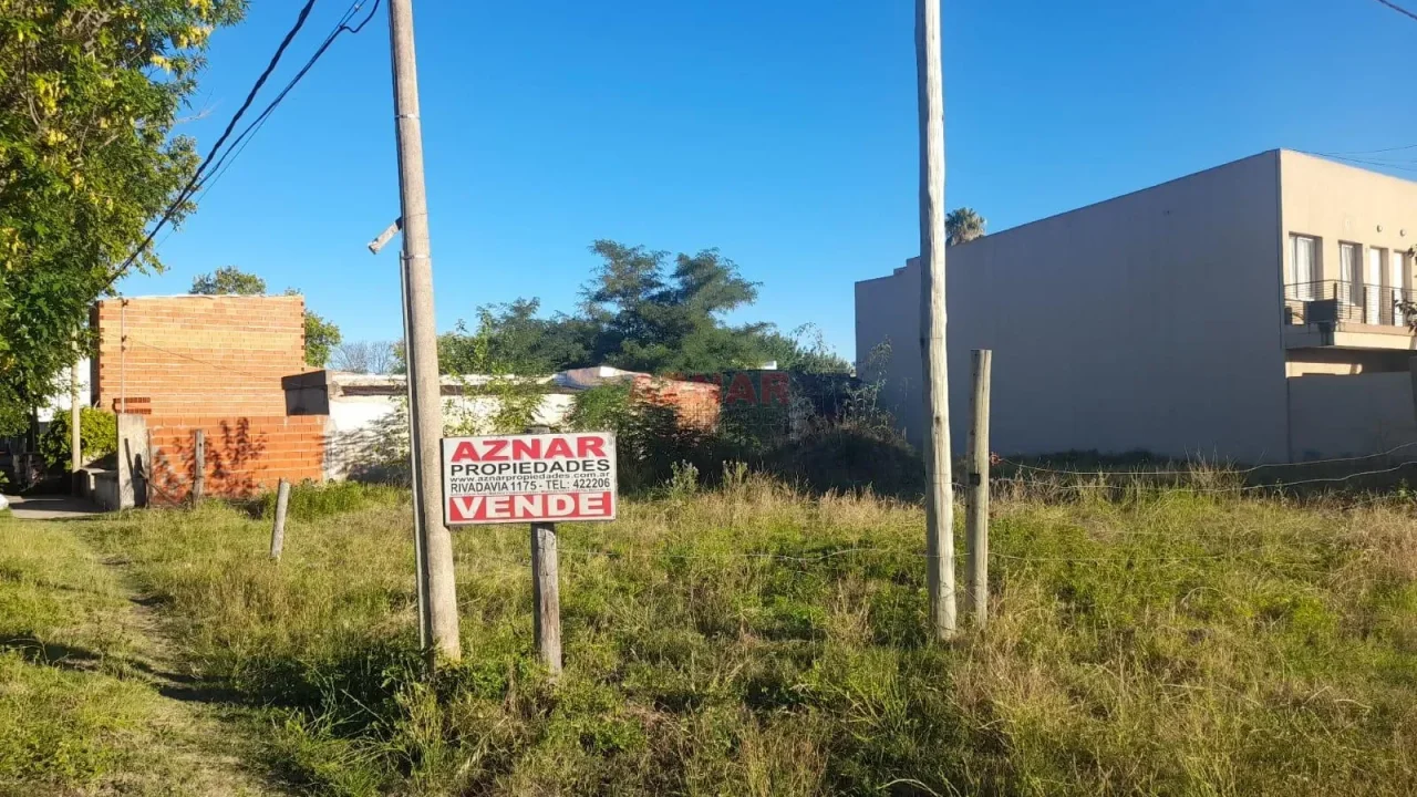 Terreno en venta en  Rivadavia y Giacinti
