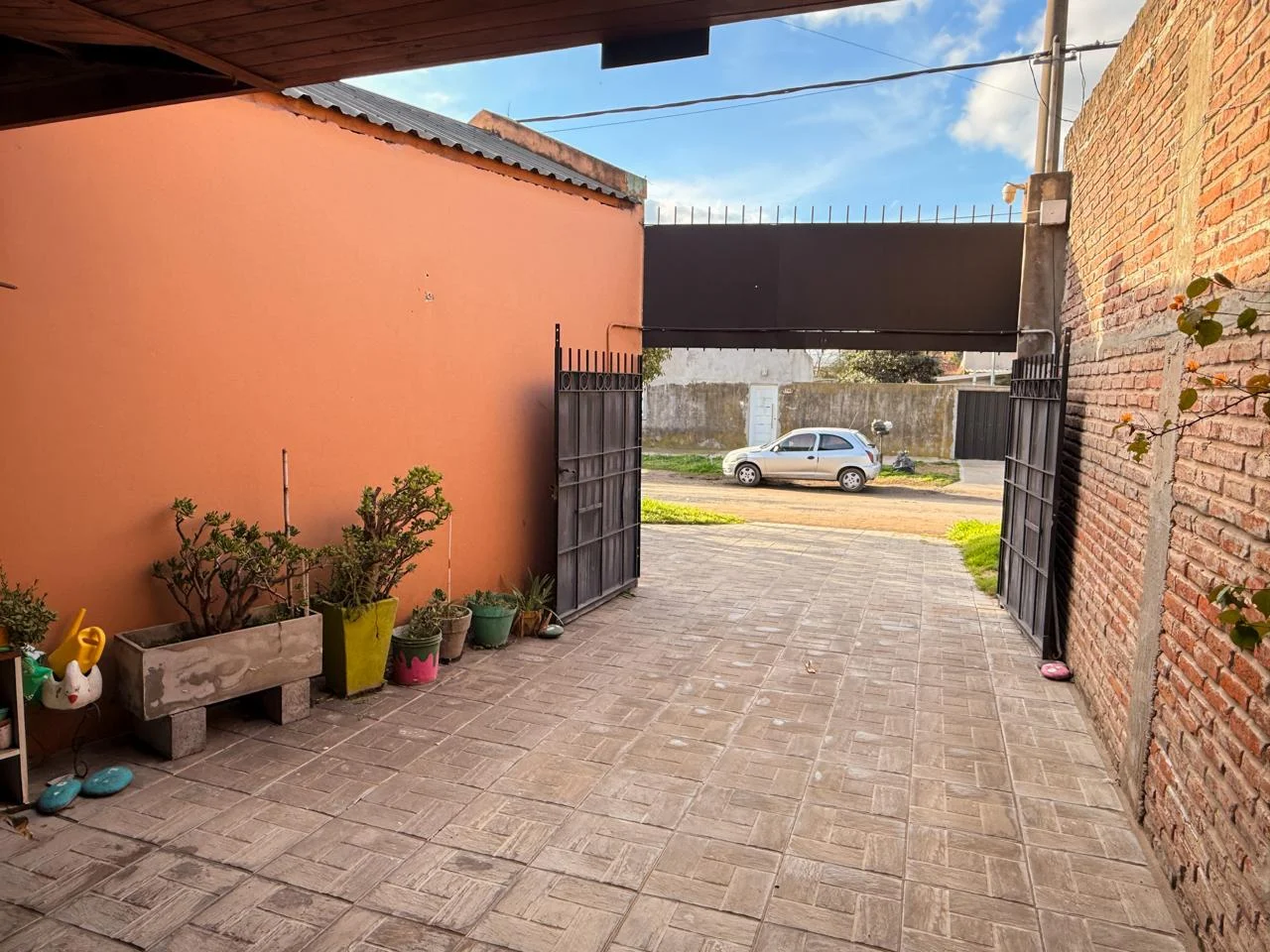 EN VENTA, CASA UBICADA SOBRE CALLE MISIONES