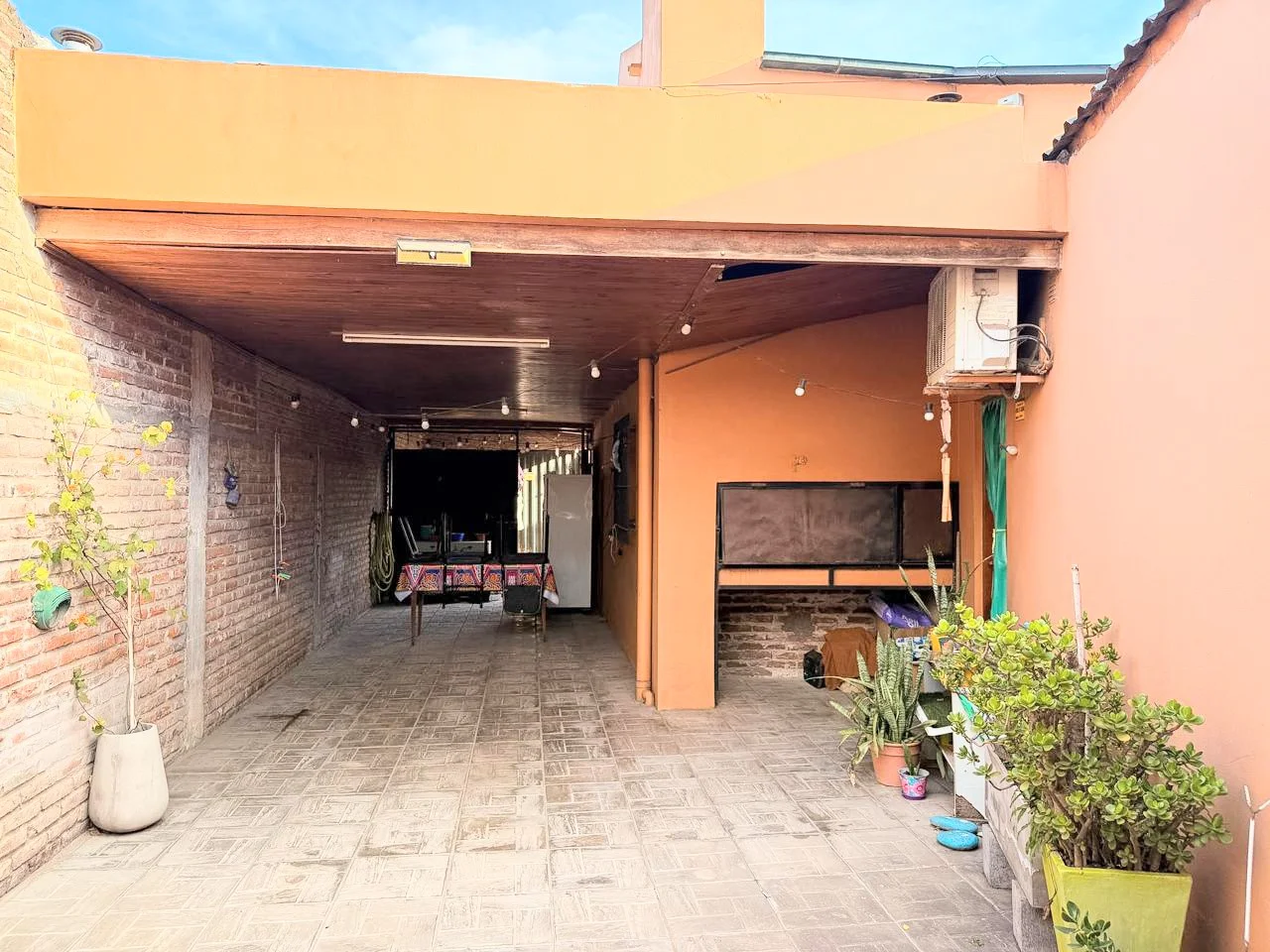 EN VENTA, CASA UBICADA SOBRE CALLE MISIONES