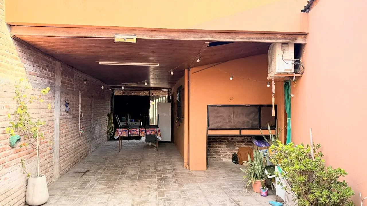 EN VENTA, CASA UBICADA SOBRE CALLE MISIONES