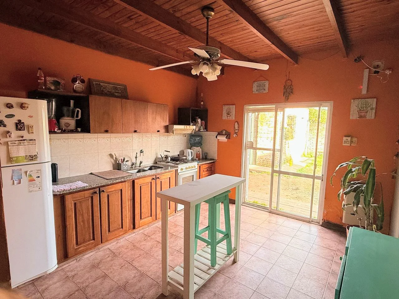 EN VENTA, CASA UBICADA SOBRE CALLE MISIONES