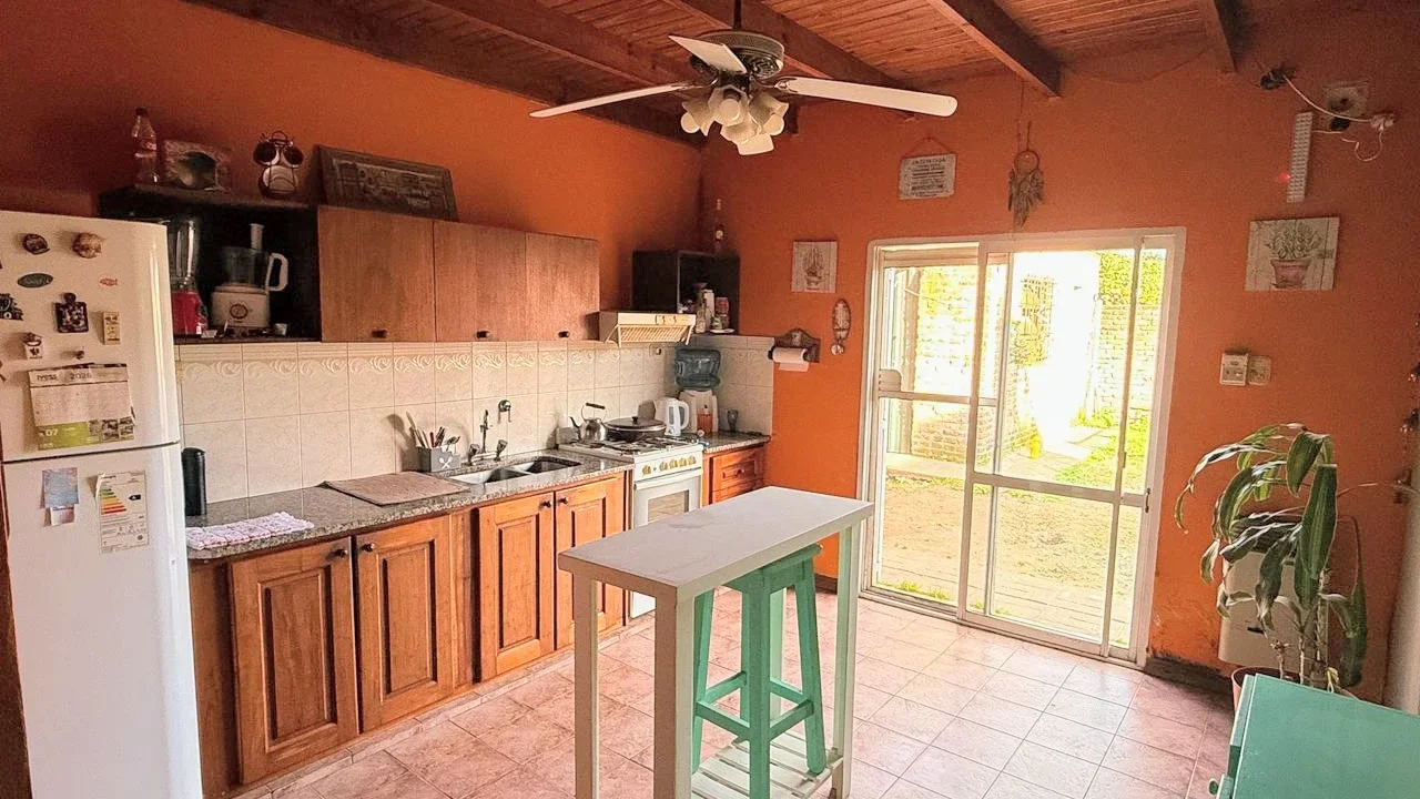 EN VENTA, CASA UBICADA SOBRE CALLE MISIONES