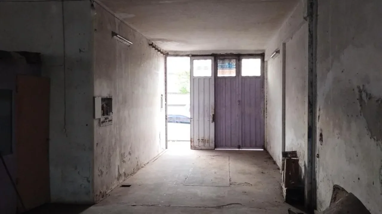 Galpon Calle Entre Rios 266  e/ Remedios de Escalda y San Martín