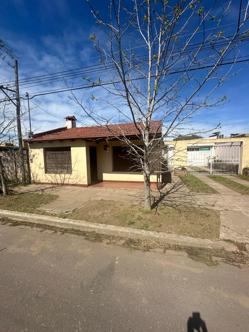 Casa Barrio 25 de Mayo. Frente a la plaza