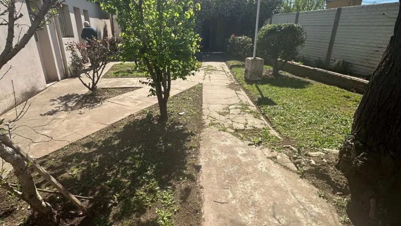 Casa Barrio 25 de Mayo. Frente a la plaza