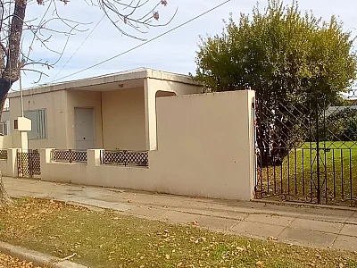 EN VENTA ➡️ CASA FAMILIAR