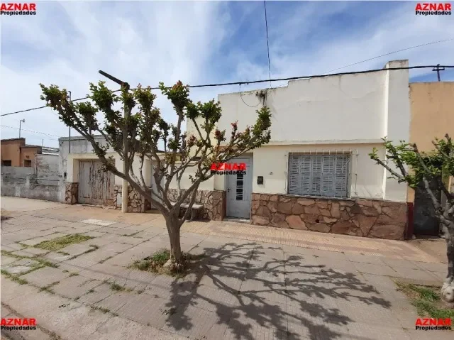 Casa en venta en Irigoyen N° 425  e/ 12 de Octubre y Catamarca