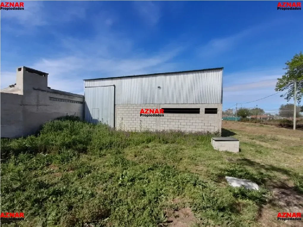 Galpón en venta en R. de Escalada N°100 y Alberdi e/ Alberdi y Vega