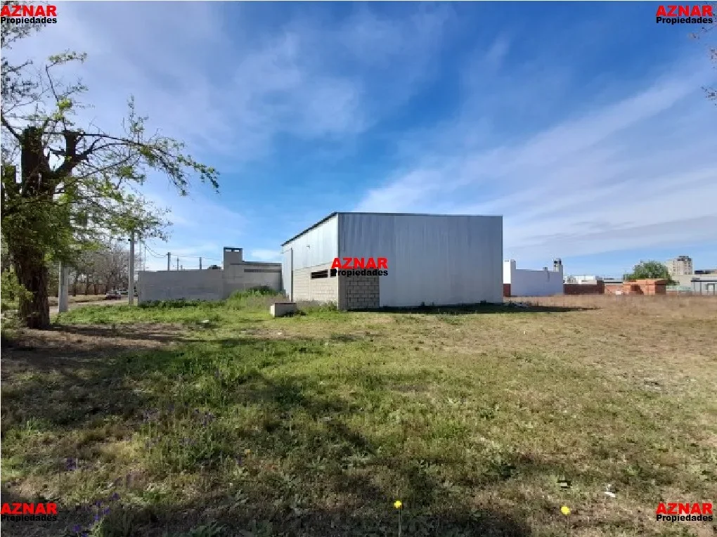 Galpón en venta en R. de Escalada N°100 y Alberdi e/ Alberdi y Vega