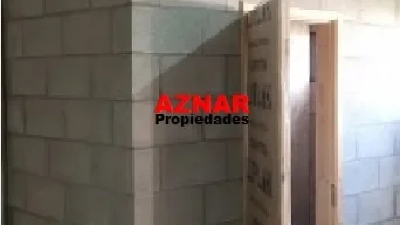 Galpón en venta en R. de Escalada N°100 y Alberdi e/ Alberdi y Vega