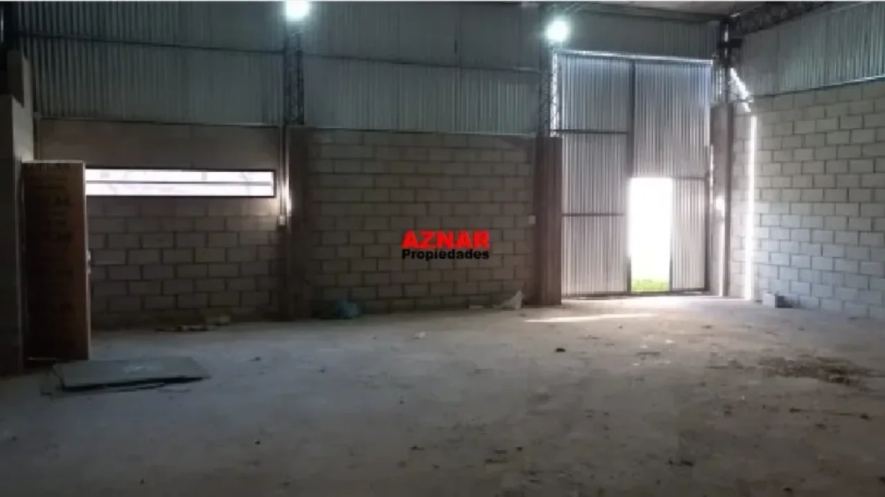 Galpón en venta en R. de Escalada N°100 y Alberdi e/ Alberdi y Vega