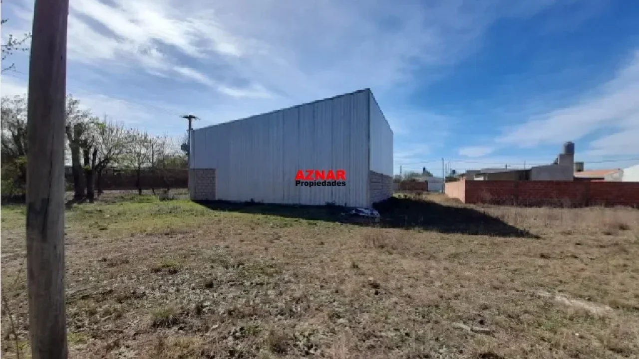 Galpón en venta en R. de Escalada N°100 y Alberdi e/ Alberdi y Vega