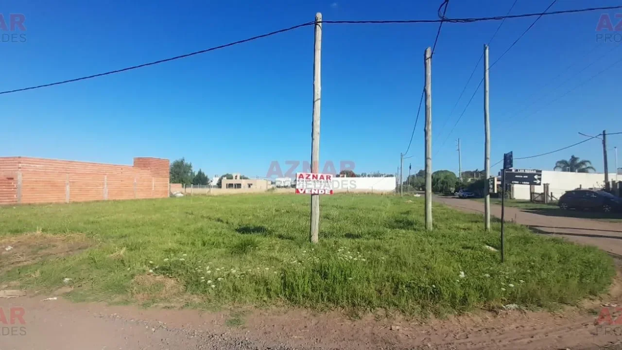 Terreno en Venta en calle Canaro entre Junin Bis y Gagliardi  (B° Las Rosas)