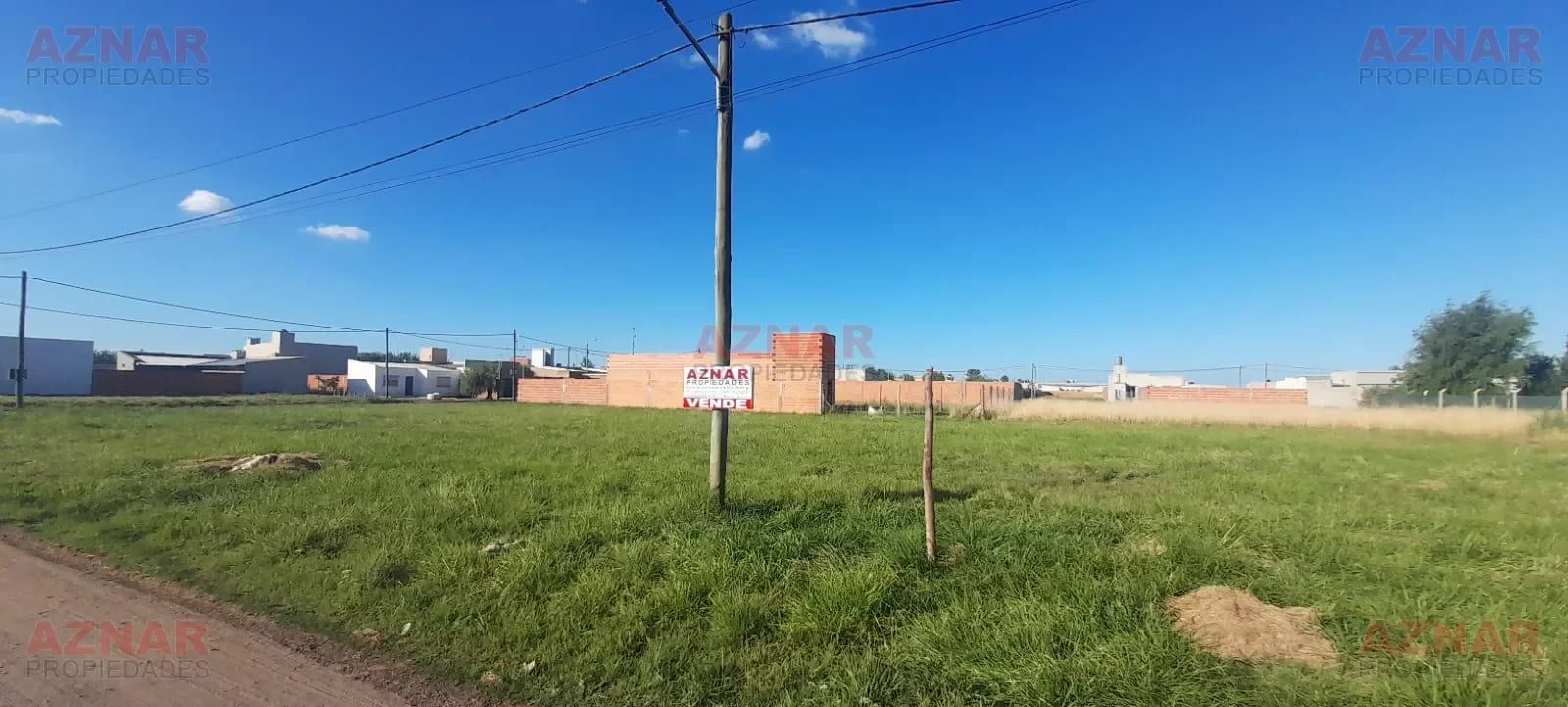 Terreno en Venta en calle Canaro entre Junin Bis y Gagliardi  (B° Las Rosas)