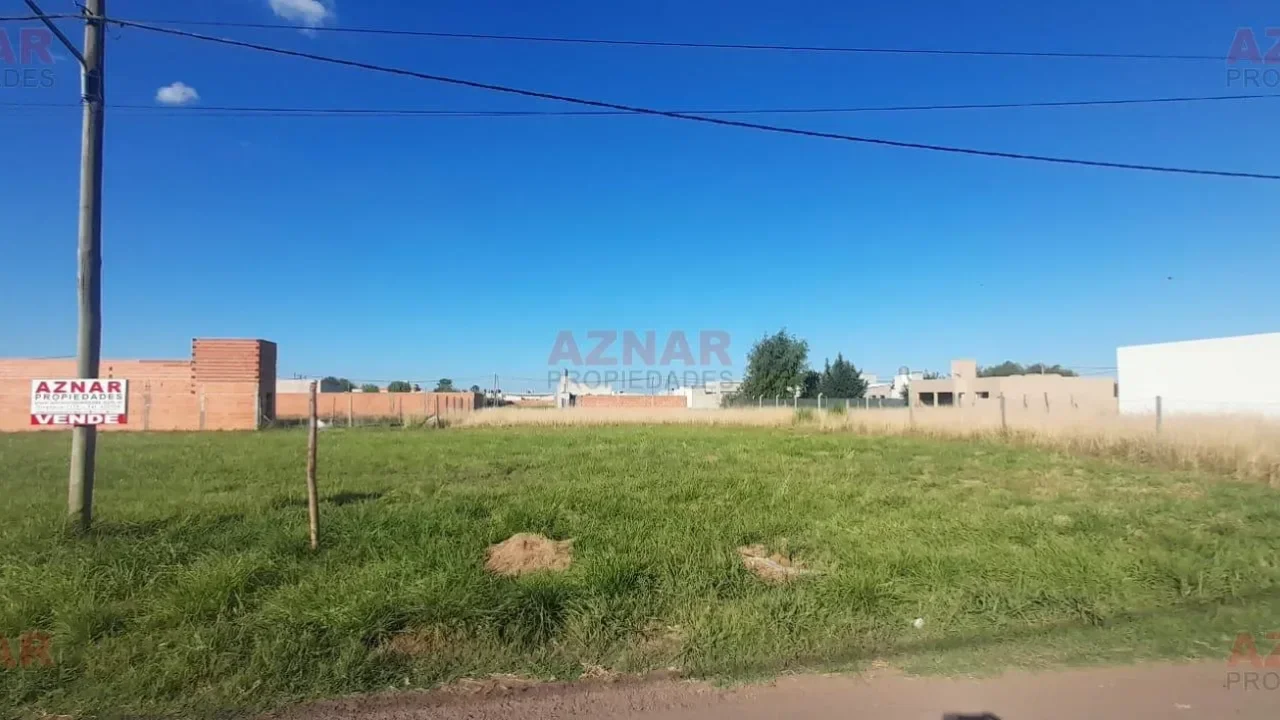 Terreno en Venta en calle Canaro entre Junin Bis y Gagliardi  (B° Las Rosas)