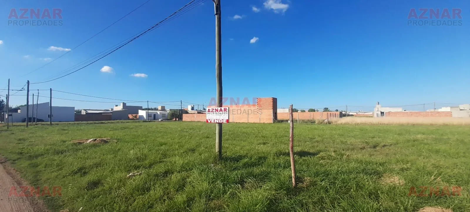 Terreno en Venta en calle Canaro entre Junin Bis y Gagliardi  (B° Las Rosas)