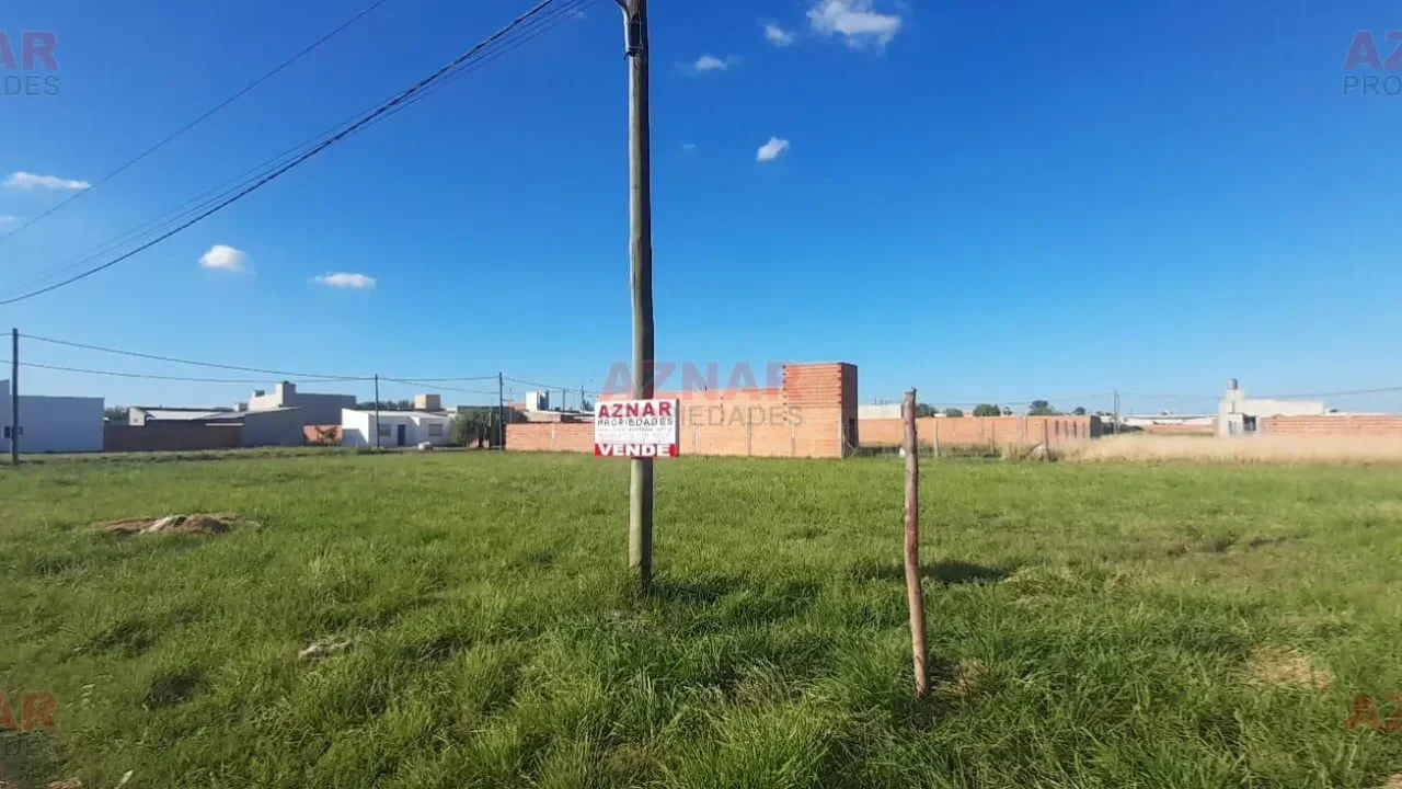 Terreno en Venta en calle Canaro entre Junin Bis y Gagliardi  (B° Las Rosas)