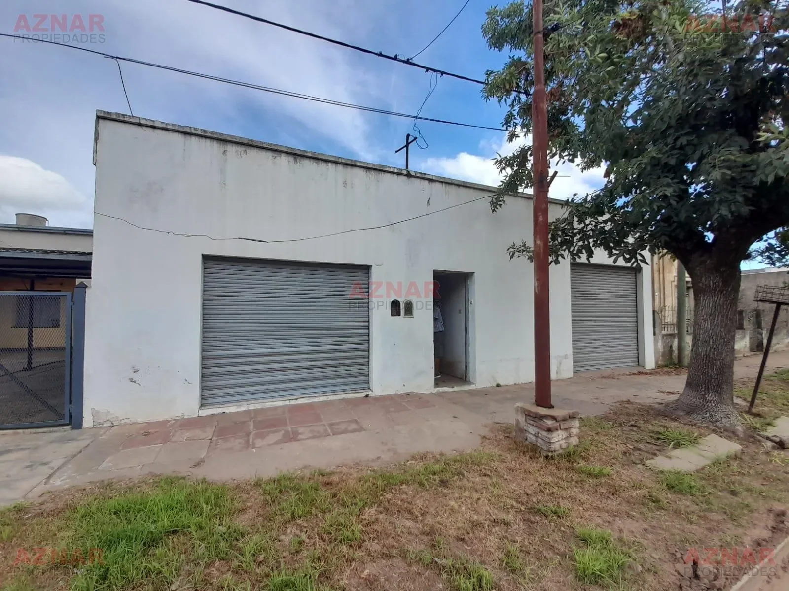 Casa con Local en venta en Avenida Quintana N° 332 e/ J. de Dios Filiberto y Quinquela Martin- Mechita