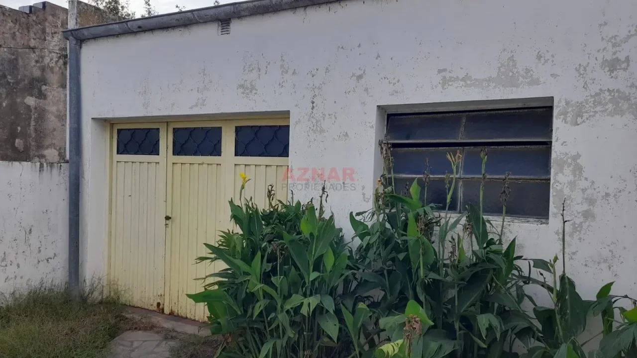 Casa con Local en venta en Avenida Quintana N° 332 e/ J. de Dios Filiberto y Quinquela Martin- Mechita